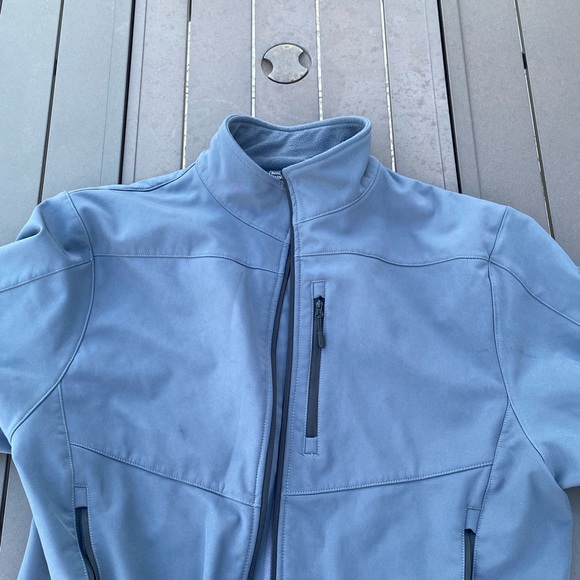 Outfitter Trading co performance fleece in the color grey size large - Picture 3 of 3